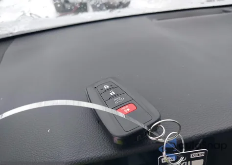 2025 Toyota Rav4 Xle z USA, uszkodzony, nr VIN 2T3P1RFV2SW563682